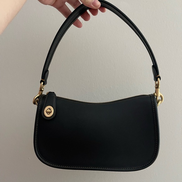 Coach Black Swinger Shoulder Bag - Picture 3 of 13
